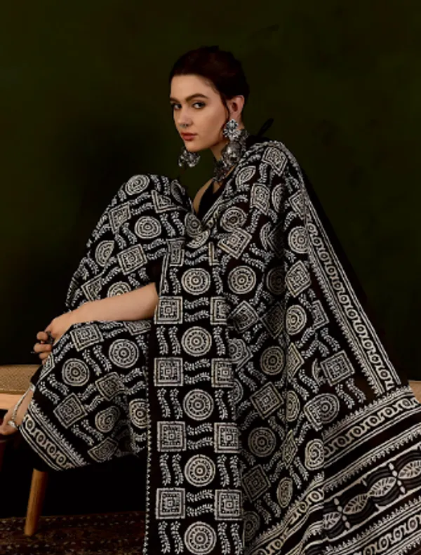 Pragati_Saanvi__-_Black_&_White_Classic_Bhagalpuri_Art_Silk_For_A_Regal_Look_Saree_For_Women_|_With_Unstitched_Blouse