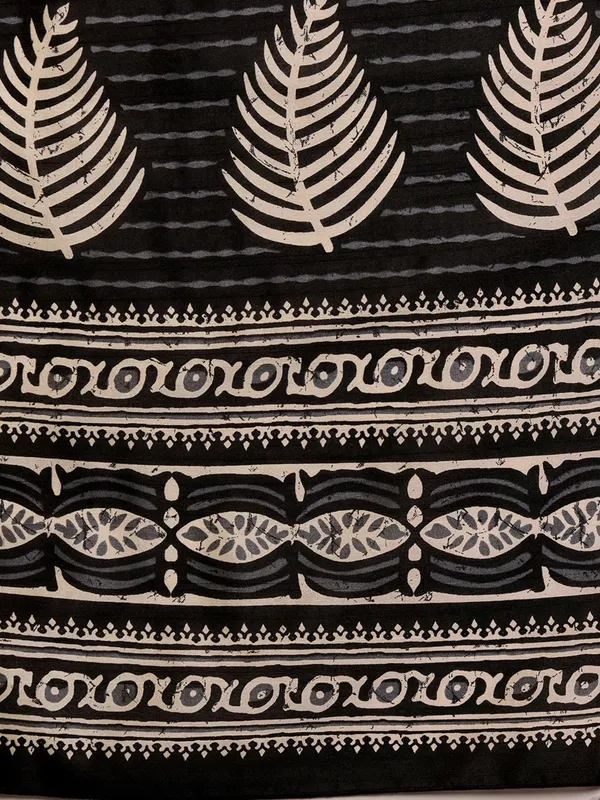 Pragati_Saanvi__-_Black_&_White_Classic_Bhagalpuri_Art_Silk_For_A_Regal_Look_Saree_For_Women_|_With_Unstitched_Blouse