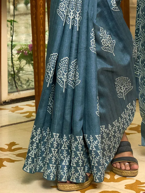 Grey_Blended_Silk_Bhagalpuri_Style_Block_Print_Saree_For_Women_|_With_Unstitched_Blouse