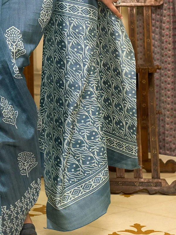 Grey_Blended_Silk_Bhagalpuri_Style_Block_Print_Saree_For_Women_|_With_Unstitched_Blouse
