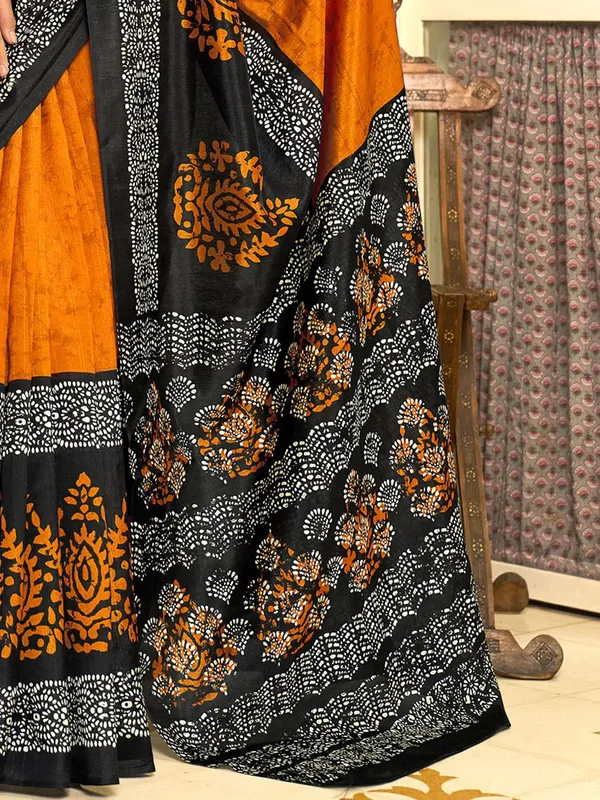 Black_&_Mustard_Yellow_Blended_Silk_Bhagalpuri_Style_Block_Print_Saree_For_Women_|_With_Unstitched_Blouse