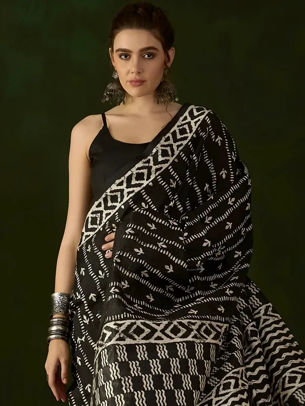 Black_&_White_Bhagalpuri_Art_Silk_Saree_By_Pragati_Vanya_–_Ethnic_Elegance_|_With_Unstitched_Blouse