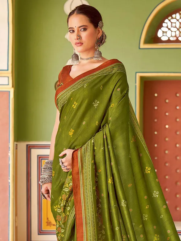 Green_Blended_Silk_Tussar_With_Kalamkari_Print_&_Printed_Border_Saree_For_Women_|_With_Unstitched_Blouse
