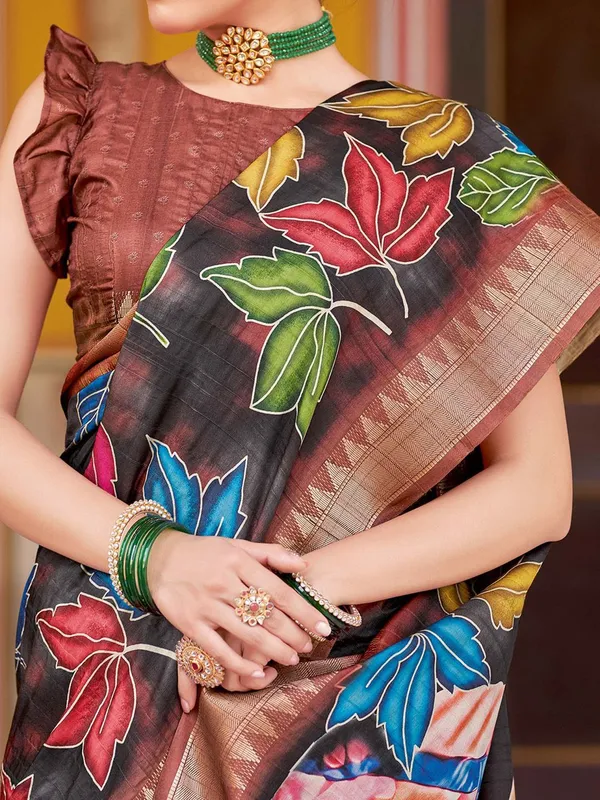 Black_Rajgharana_Kalamkari_Woven_Design_Saree_For_Women_|_With_Unstitched_Blouse