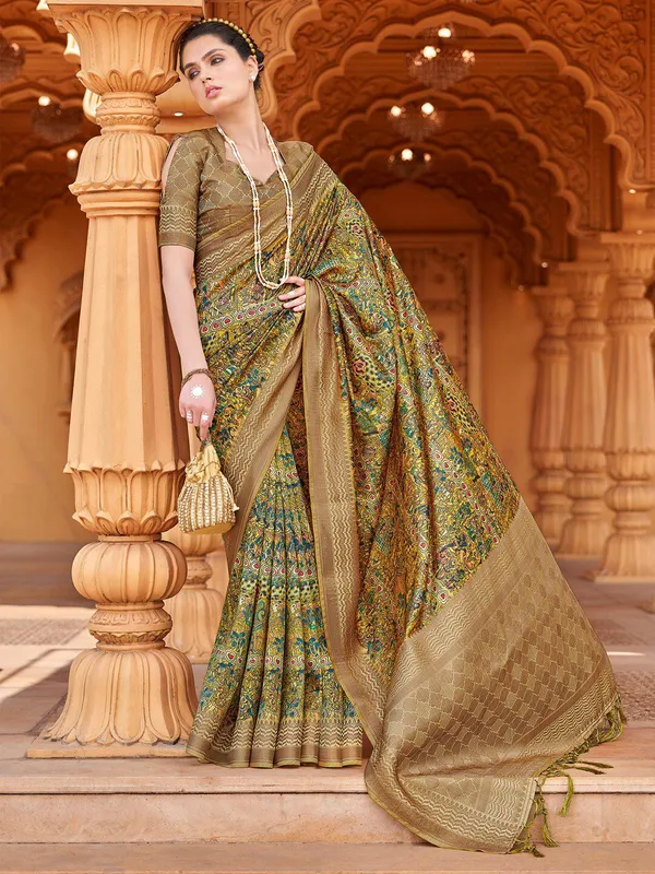 Cream_&_Green_Banarasi_Silk_With_Exquisite_Zari_Detailing_&_Timeless_Motifs_Saree_For_Women_|_With_Unstitched_Blouse