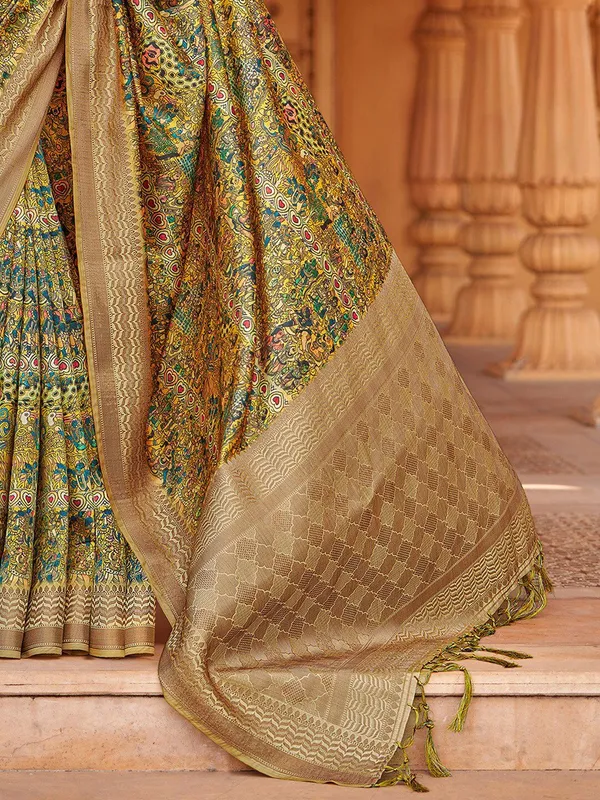 Cream_&_Green_Banarasi_Silk_With_Exquisite_Zari_Detailing_&_Timeless_Motifs_Saree_For_Women_|_With_Unstitched_Blouse