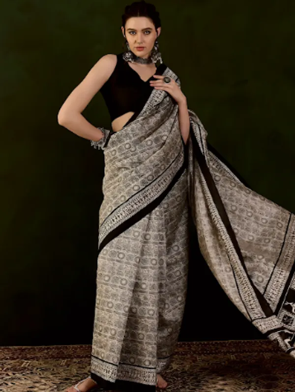 Pragati_Kiara_-_Beige_&_Black_Traditional_Art_Silk_With_Timeless_Appeal_Saree_For_Women_|_With_Unstitched_Blouse