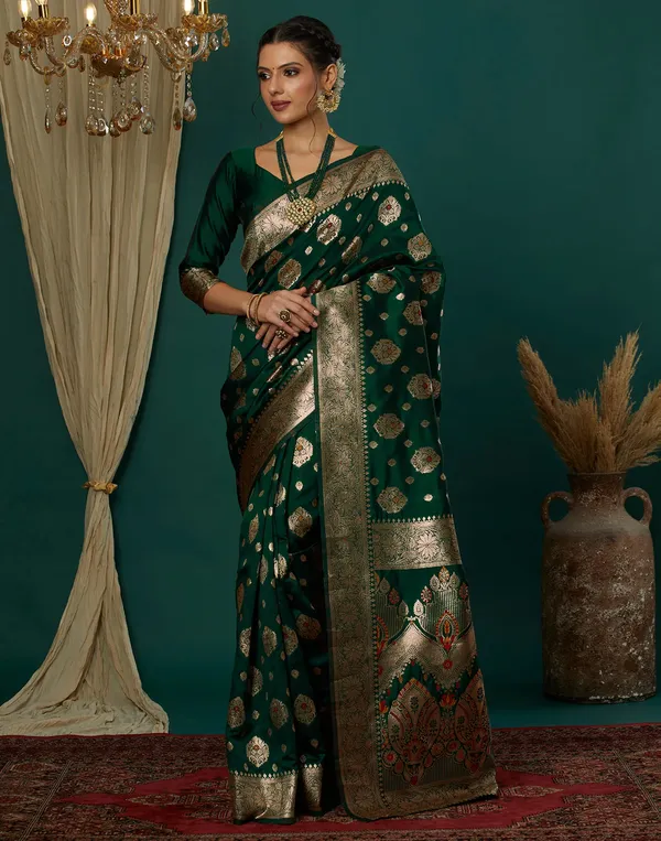 Dark_Green_Silk_Blend_Banarasi_Saree_With_Unstitched_Blouse_Piece