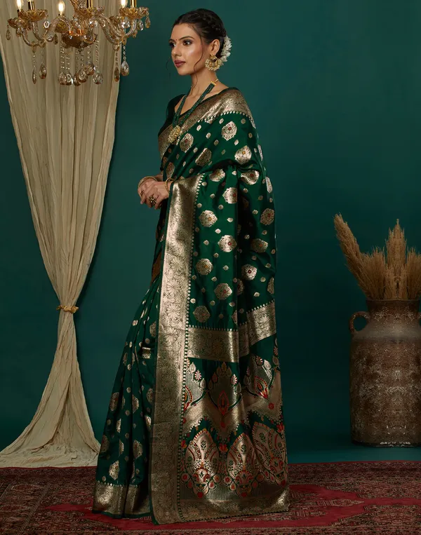 Dark_Green_Silk_Blend_Banarasi_Saree_With_Unstitched_Blouse_Piece