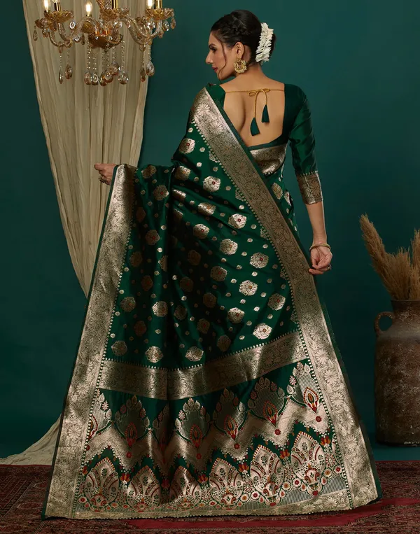 Dark_Green_Silk_Blend_Banarasi_Saree_With_Unstitched_Blouse_Piece