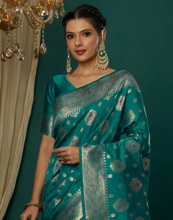 Rama_Elegant_Silk_Blend_Banarasi_Saree_With_Unstitched_Blouse_Piece