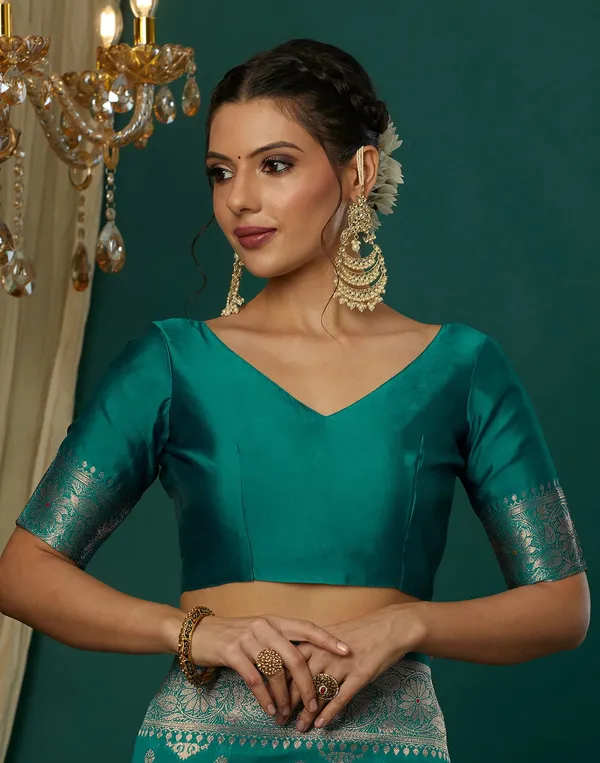 Rama_Elegant_Silk_Blend_Banarasi_Saree_With_Unstitched_Blouse_Piece