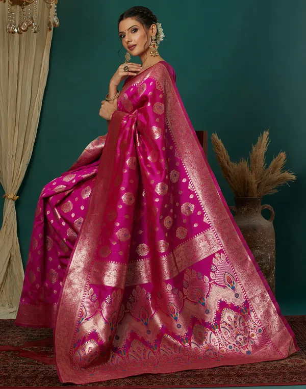 Pink_Elegant_Silk_Blend_Banarasi_Saree_With_Unstitched_Blouse_Piece