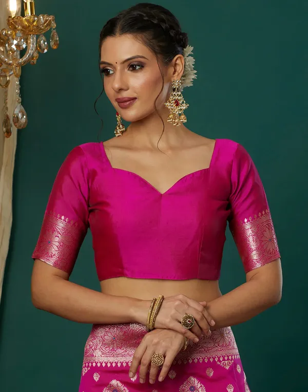 Pink_Elegant_Silk_Blend_Banarasi_Saree_With_Unstitched_Blouse_Piece