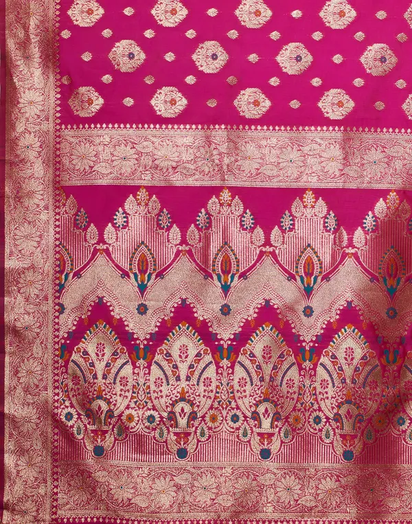 Pink_Elegant_Silk_Blend_Banarasi_Saree_With_Unstitched_Blouse_Piece