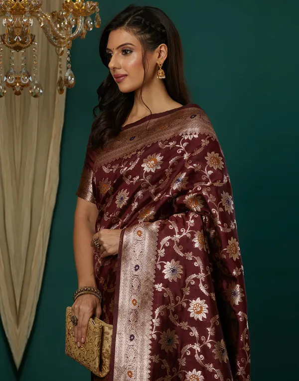 Maroon_Elegant_Silk_Blend_Kanjeevaram_Saree_With_Unstitched_Blouse_Piece
