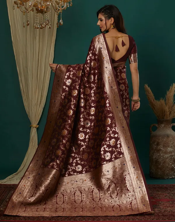 Maroon_Elegant_Silk_Blend_Kanjeevaram_Saree_With_Unstitched_Blouse_Piece