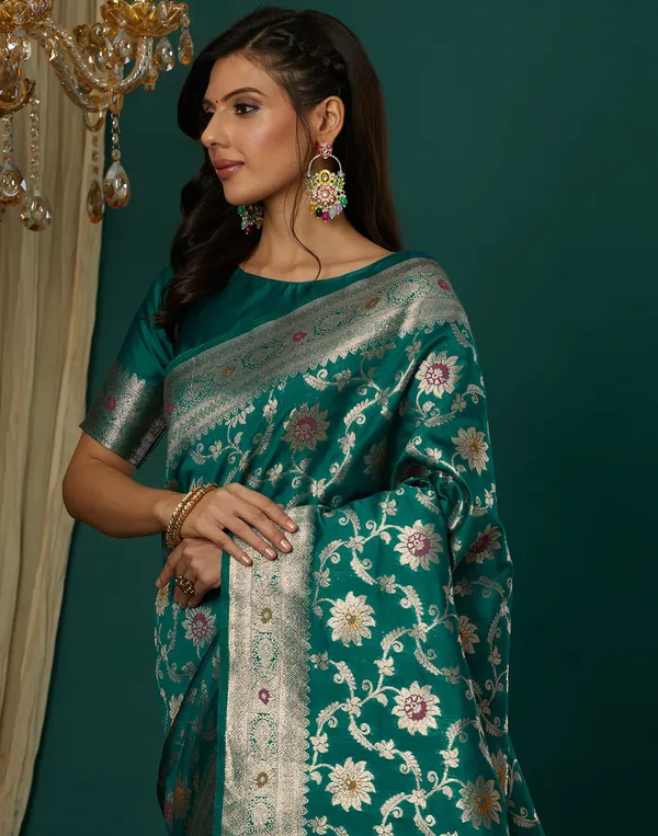 Rama_Elegant_Silk_Blend_Kanjeevaram_Saree_With_Unstitched_Blouse_Piece