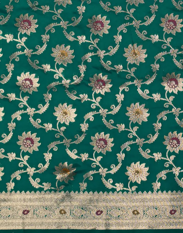Rama_Elegant_Silk_Blend_Kanjeevaram_Saree_With_Unstitched_Blouse_Piece