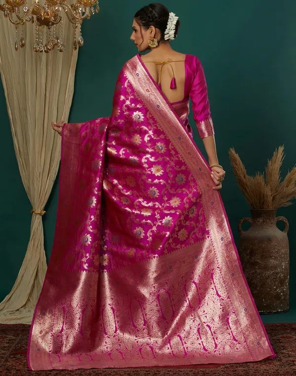 Pink_Elegant_Silk_Blend_Kanjeevaram_Saree_With_Unstitched_Blouse_Piece