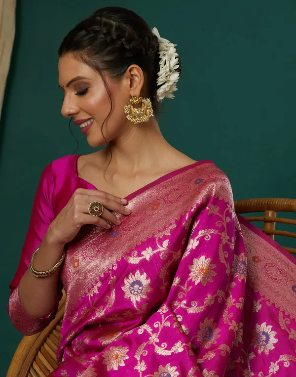 Pink_Elegant_Silk_Blend_Kanjeevaram_Saree_With_Unstitched_Blouse_Piece