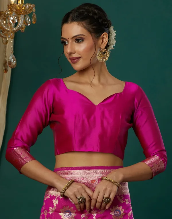 Pink_Elegant_Silk_Blend_Kanjeevaram_Saree_With_Unstitched_Blouse_Piece