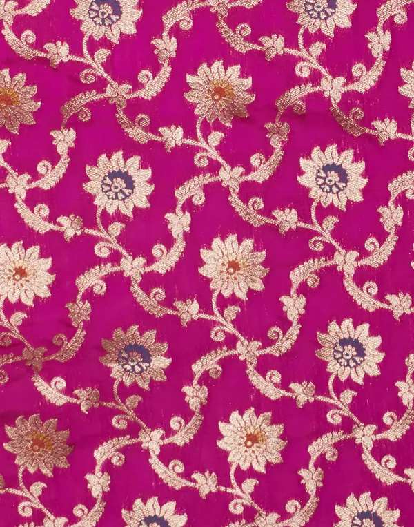 Pink_Elegant_Silk_Blend_Kanjeevaram_Saree_With_Unstitched_Blouse_Piece