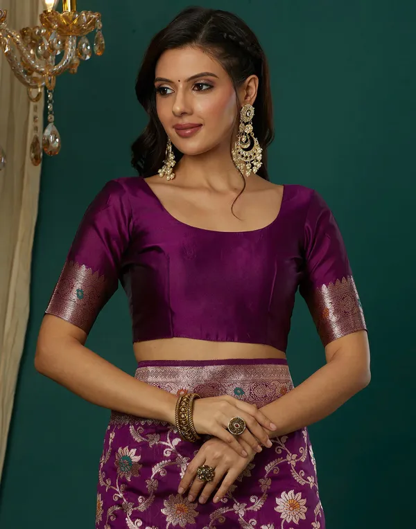 Wine_Elegant_Silk_Blend_Kanjeevaram_Saree_With_Unstitched_Blouse_Piece