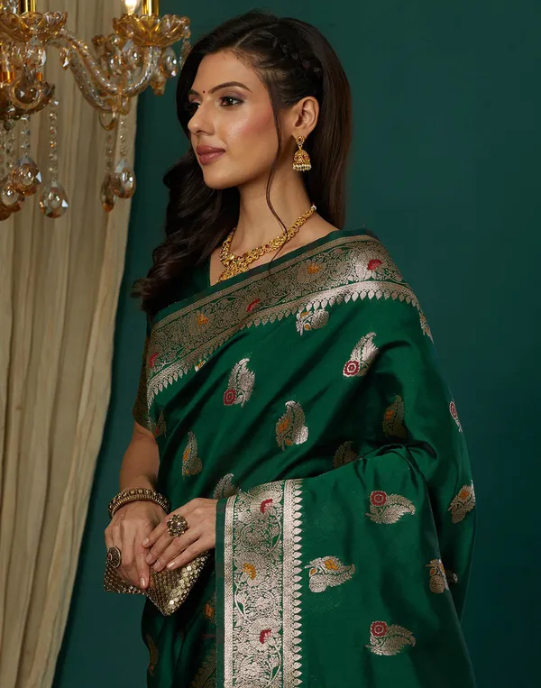 Dark_Green_Elegant_Silk_Blend_Baluchari_Saree_With_Unstitched_Blouse_Piece
