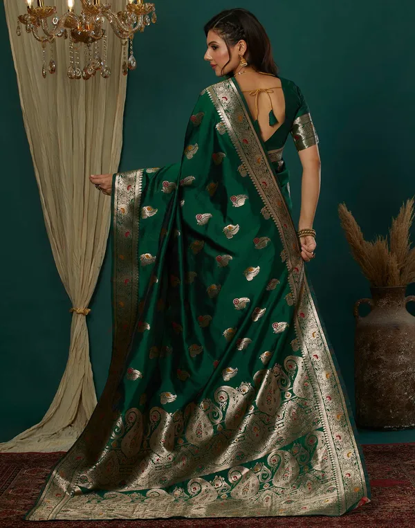 Dark_Green_Elegant_Silk_Blend_Baluchari_Saree_With_Unstitched_Blouse_Piece