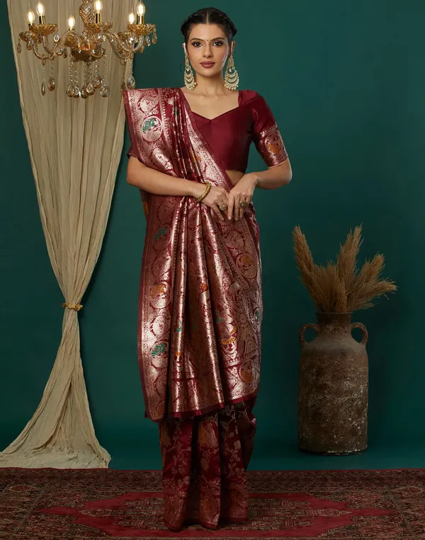 Maroon_Elegant_Silk_Blend_Baluchari_Saree_With_Unstitched_Blouse_Piece