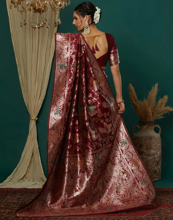 Maroon_Elegant_Silk_Blend_Baluchari_Saree_With_Unstitched_Blouse_Piece