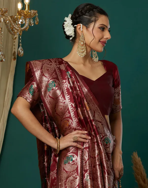 Maroon_Elegant_Silk_Blend_Baluchari_Saree_With_Unstitched_Blouse_Piece