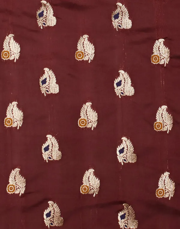 Maroon_Elegant_Silk_Blend_Baluchari_Saree_With_Unstitched_Blouse_Piece