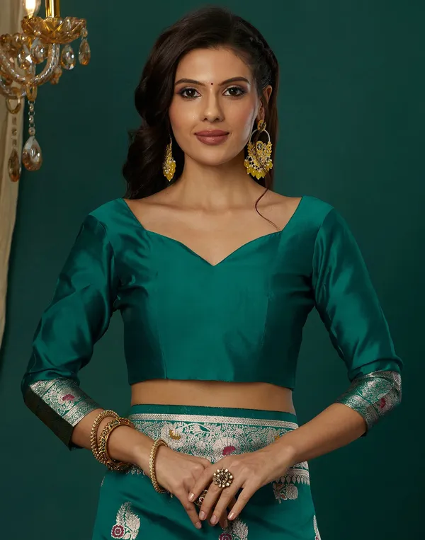 Rama_Elegant_Silk_Blend_Baluchari_Saree_With_Unstitched_Blouse_Piece