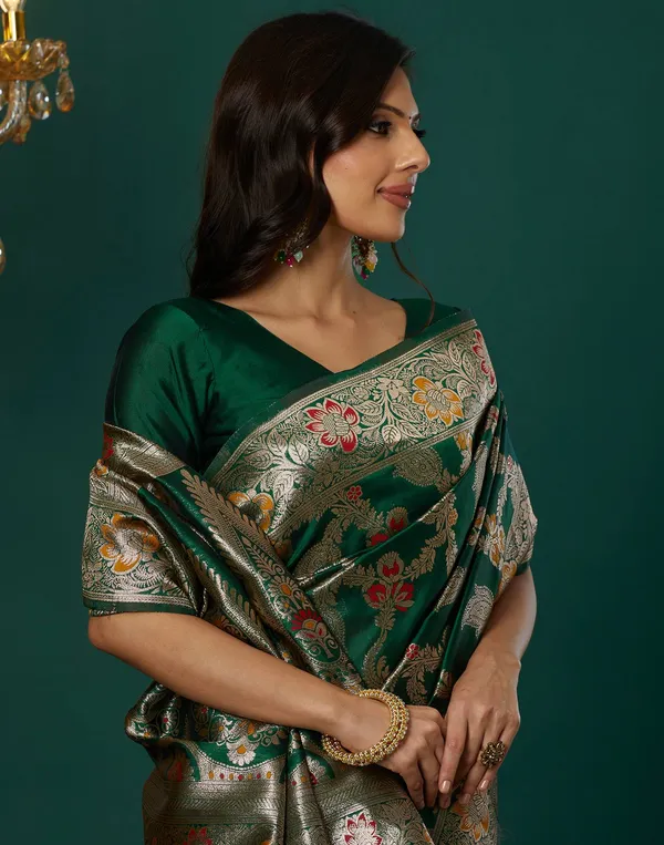 Dark_Green_Elegant_Silk_Blend_Maheshwari_Saree_With_Unstitched_Blouse_Piece