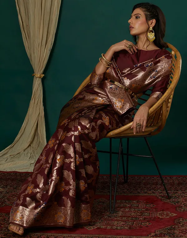 Maroon_Elegant_Silk_Blend_Maheshwari_Saree_With_Unstitched_Blouse_Piece