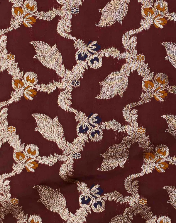 Maroon_Elegant_Silk_Blend_Maheshwari_Saree_With_Unstitched_Blouse_Piece