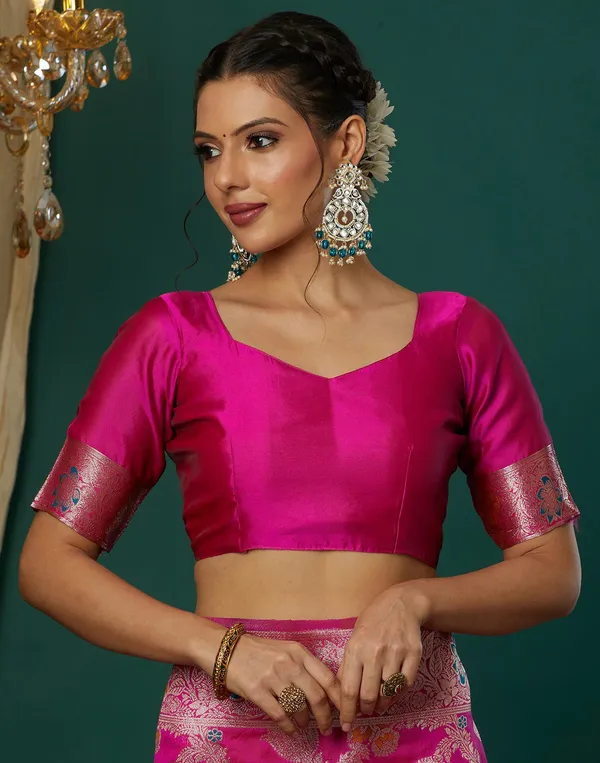 Pink_Elegant_Silk_Blend_Maheshwari_Saree_With_Unstitched_Blouse_Piece