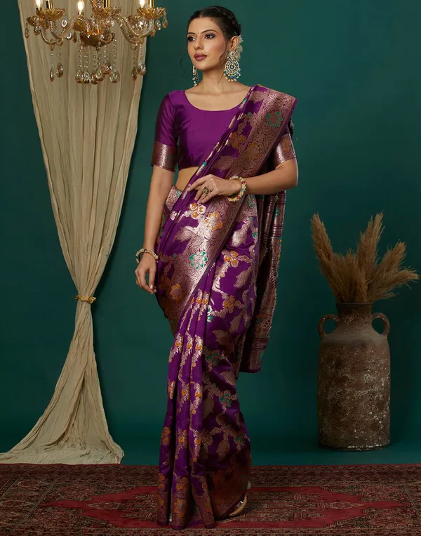 Wine_Elegant_Silk_Blend_Maheshwari_Saree_With_Unstitched_Blouse_Piece