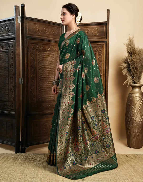 Dark_Green_Silk_Blend_Banarasi_Saree_With_Unstitched_Blouse_Piece