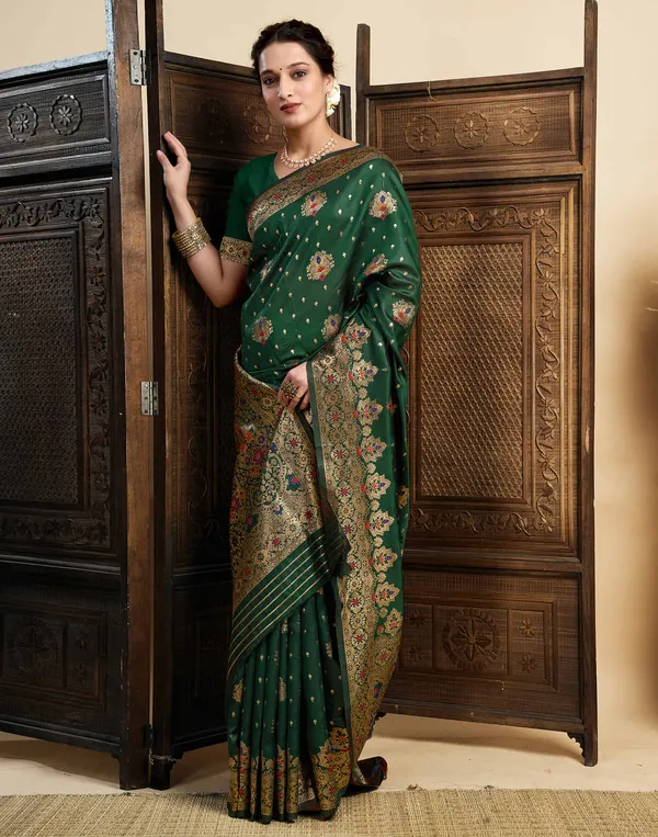 Dark_Green_Silk_Blend_Banarasi_Saree_With_Unstitched_Blouse_Piece