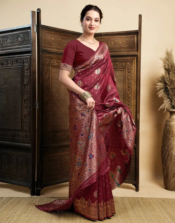 Maroon_Elegant_Silk_Blend_Banarasi_Saree_With_Unstitched_Blouse_Piece