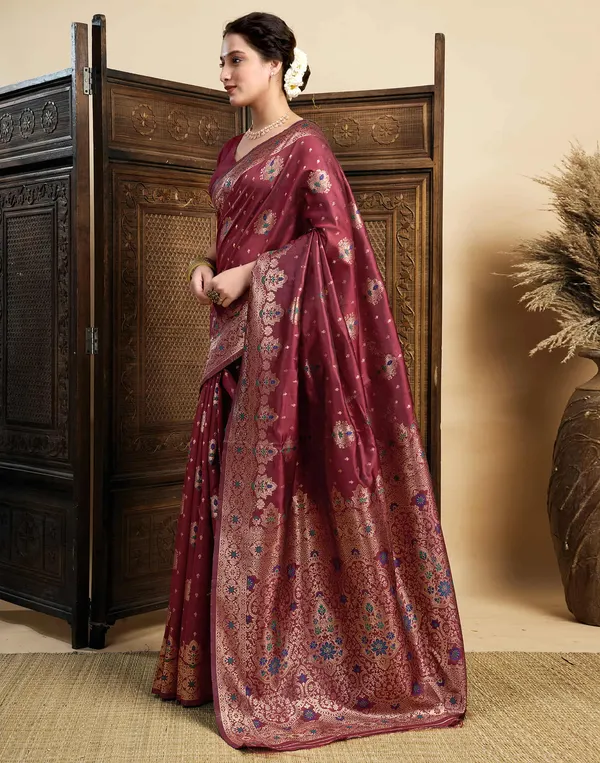 Maroon_Elegant_Silk_Blend_Banarasi_Saree_With_Unstitched_Blouse_Piece
