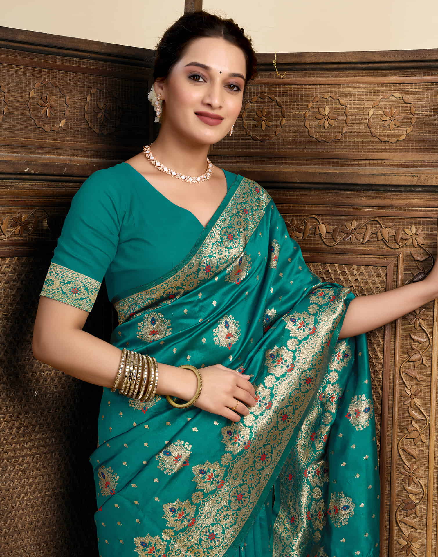 Rama_Silk_Blend_Banarasi_Saree_With_Unstitched_Blouse_Piece