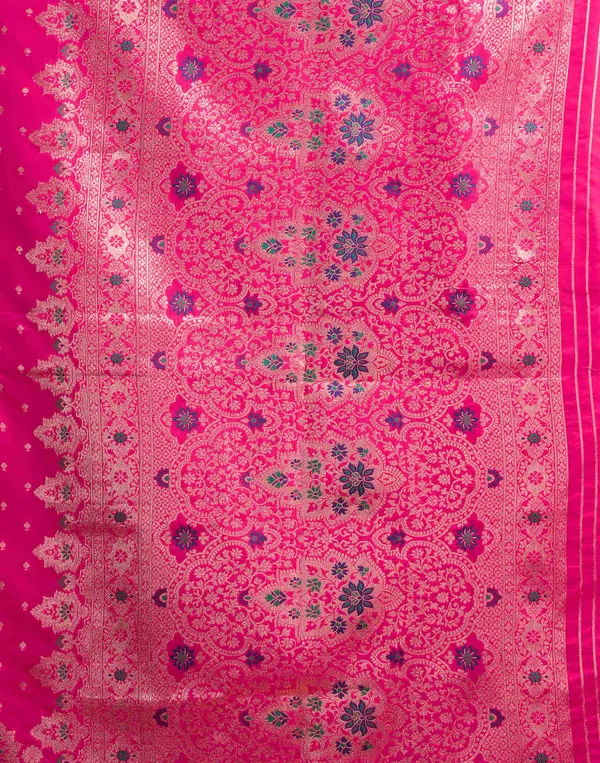 Pink_Silk_Blend_Banarasi_Saree_With_Unstitched_Blouse_Piece