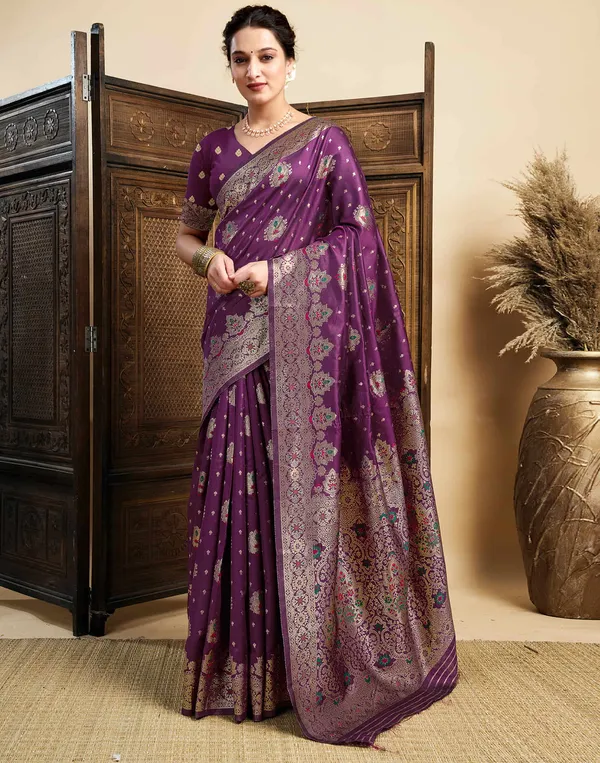 Wine_Elegant_Silk_Blend_Banarasi_Saree_With_Unstitched_Blouse_Piece