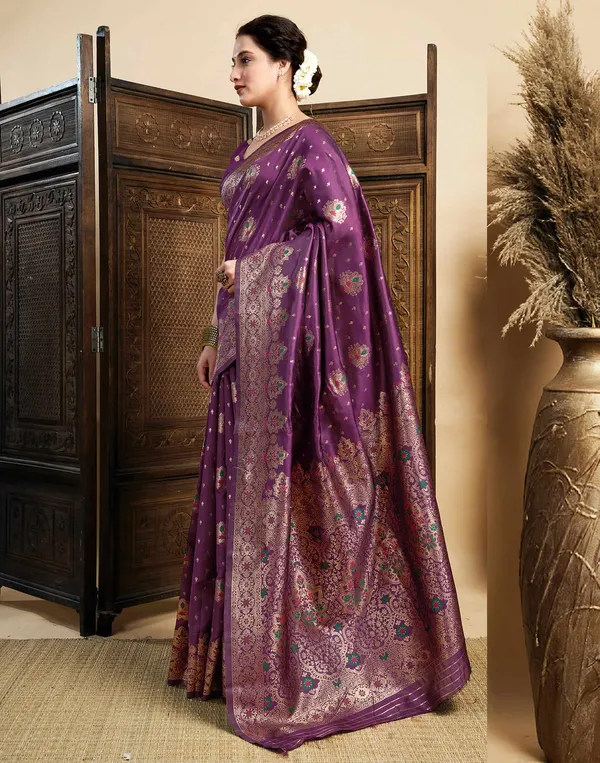 Wine_Elegant_Silk_Blend_Banarasi_Saree_With_Unstitched_Blouse_Piece