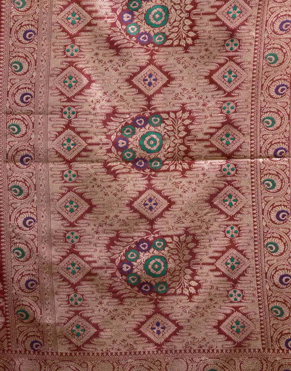 Maroon_Elegant_Silk_Blend_Kanjeevaram_Saree_With_Unstitched_Blouse_Piece