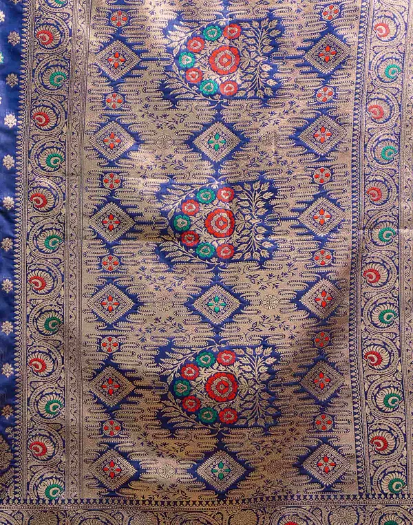 Navy_Blue_Silk_Blend_Kanjeevaram_Saree_With_Unstitched_Blouse_Piece